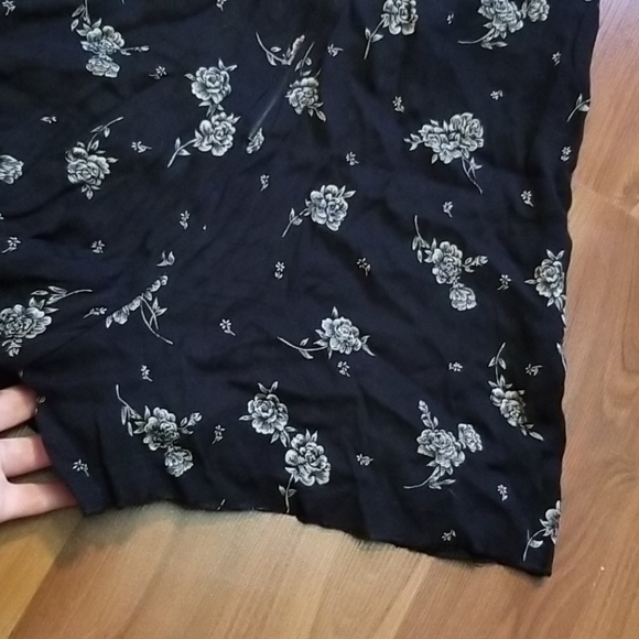 Dynamite Skort w/ Rose Pattern - Picture 7 of 8